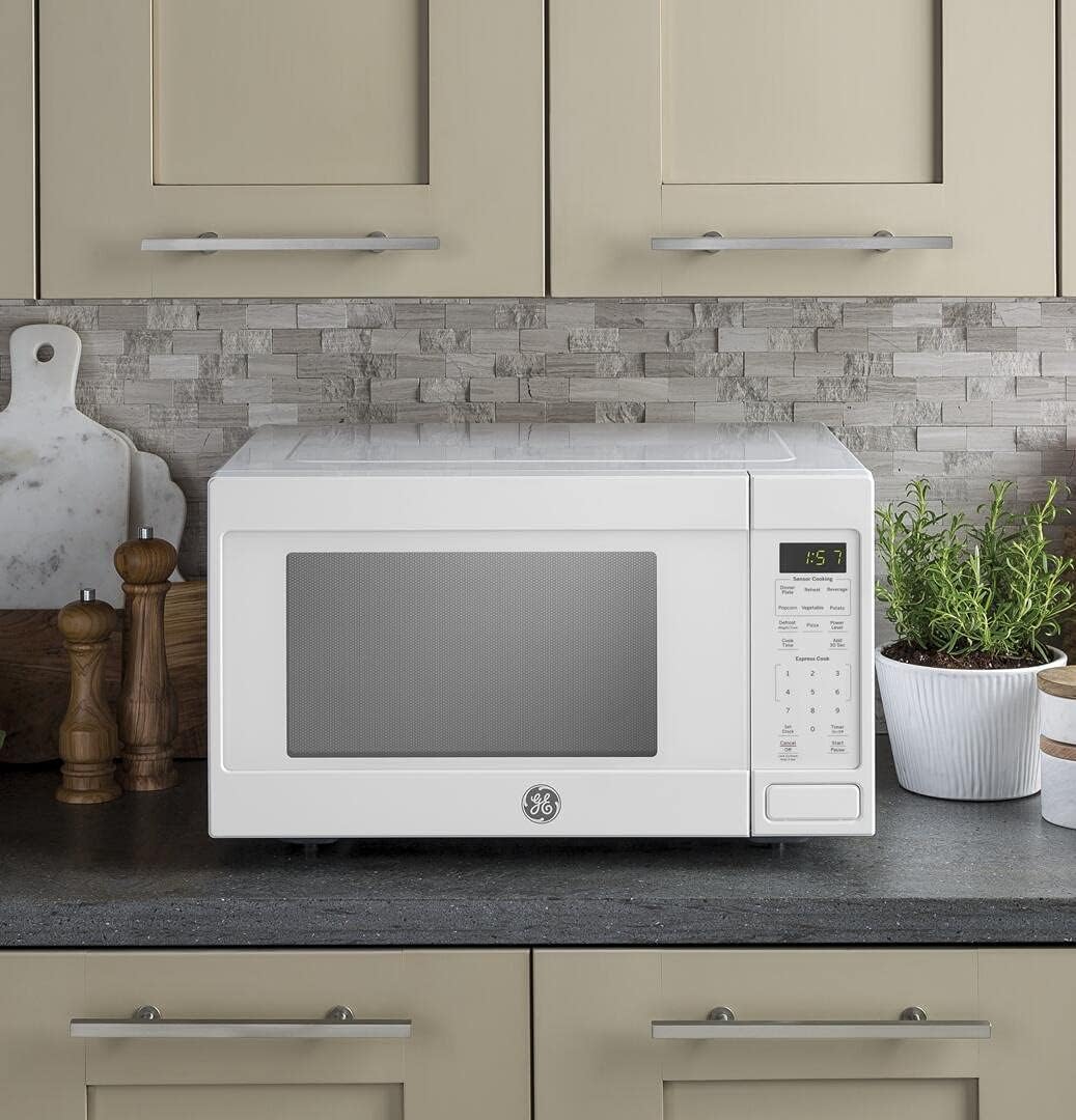 GE JES1657DMWW Microwave Oven Review